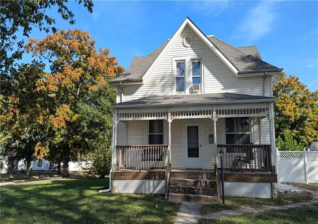 Photo 1 of Single family home for sale at 511 North 6th St, Hiawatha, KS 66434 | MLS# 2649029 | Listing updated on 2026-10-29