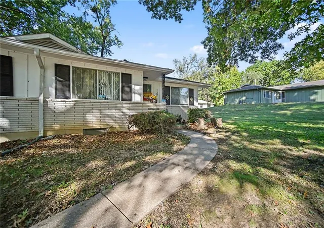 Photo 3 of House for sale at 1324-1326 N 64th Drive, Kansas City, KS 66102 | MLS# 2649038 | Listing updated on 2026-10-28