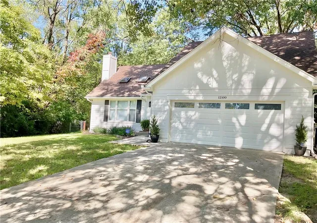 Photo 1 of Single family home for sale at 12100 E 59 Street, Kansas City, MO 64133 | MLS# 2649043 | Listing updated on 2026-10-28