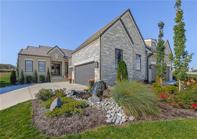 Photo 1 of House for sale at 13704 Pembroke Ln, Overland Park, KS 66224 | MLS# 2649044 | Listing updated on 2026-10-29