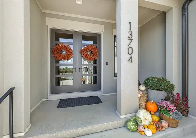 Photo 3 of House for sale at 13704 Pembroke Ln, Overland Park, KS 66224 | MLS# 2649044 | Listing updated on 2026-10-29