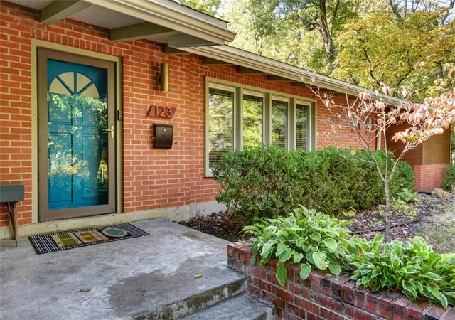 Photo 3 of Single family home for sale at 123 W 96th Street, Kansas City, MO 64114 | MLS# 2649055 | Listing updated on 2026-10-30