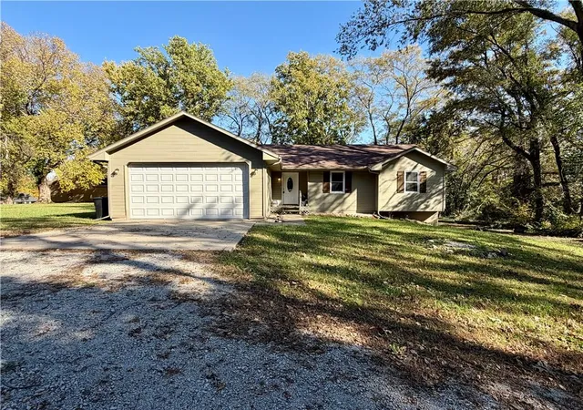 Single family home for sale at 701 S Whitmer St, Richmond, MO 64085 | MLS# 2649056