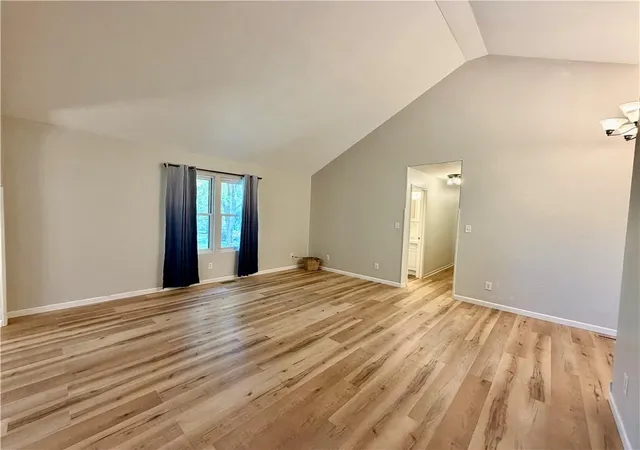 Photo 4 of Single family home for sale at 701 S Whitmer St, Richmond, MO 64085 | MLS# 2649056 | Listing updated on 2026-10-28