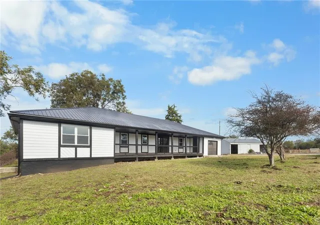 Photo 1 of Single family home for sale at 12420 Ks 152 Hwy, La Cygne, KS 66040 | MLS# 2649068 | Listing updated on 2026-10-28
