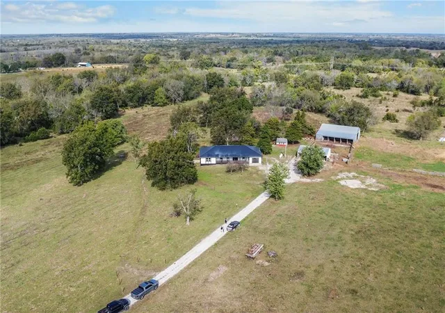Photo 1 of Single family home for sale at 12420 Ks 152 Hwy, La Cygne, KS 66040 | MLS# 2649068 | Listing updated on 2026-10-28