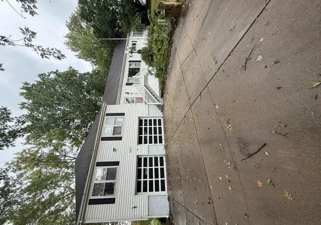 Single family home for sale at 905 W 93rd Street, Kansas City, MO 64114 | MLS# 2649080