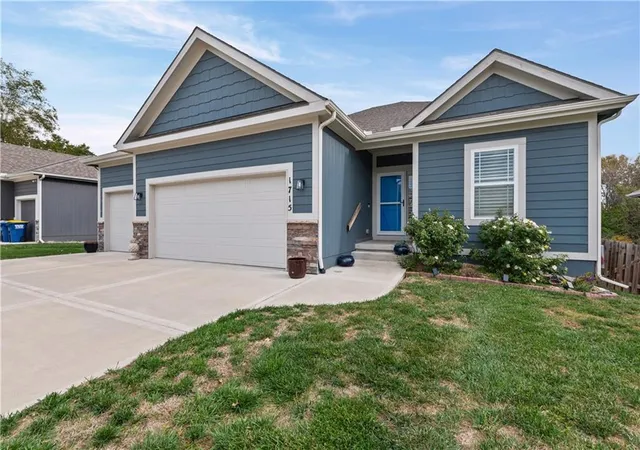 Photo 3 of Single family home for sale at 1715 Johnston St, Liberty, MO 64068 | MLS# 2649085 | Listing updated on 2026-10-30