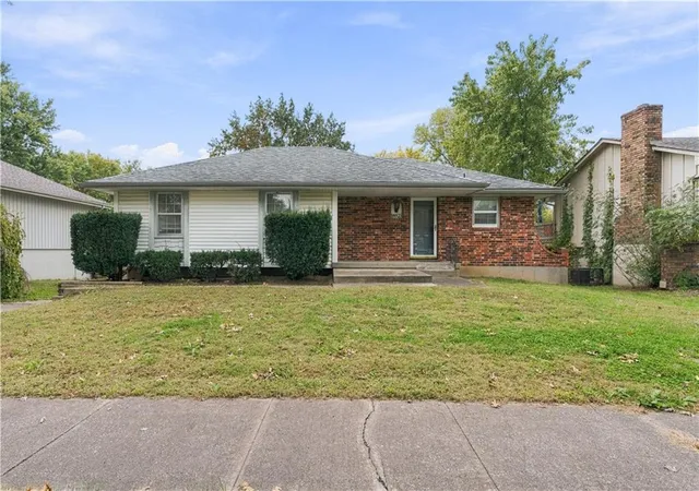 Single family home for sale at 16925 E 4th Street S, Independence, MO 64056 | MLS# 2649101
