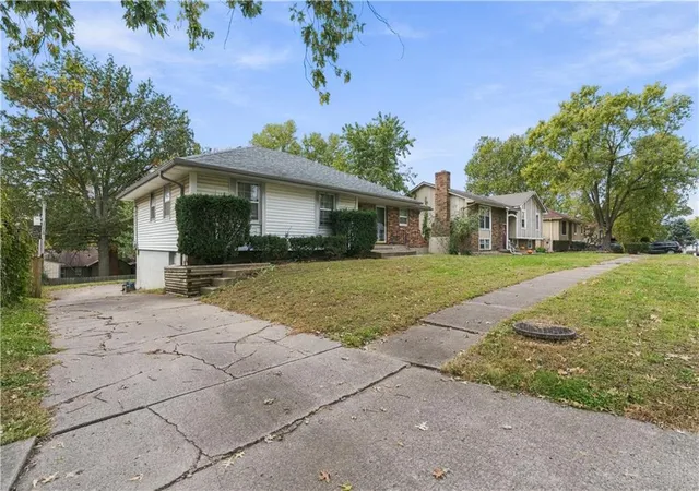 Photo 2 of Single family home for sale at 16925 E 4th Street S, Independence, MO 64056 | MLS# 2649101 | Listing updated on 2026-10-29