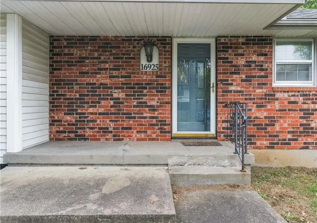 Photo 3 of Single family home for sale at 16925 E 4th Street S, Independence, MO 64056 | MLS# 2649101 | Listing updated on 2026-10-29