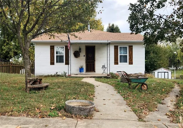 Photo 1 of Single family home for sale at 102 Taylor St, De Kalb, MO 64440 | MLS# 2649104 | Listing updated on 2026-10-28