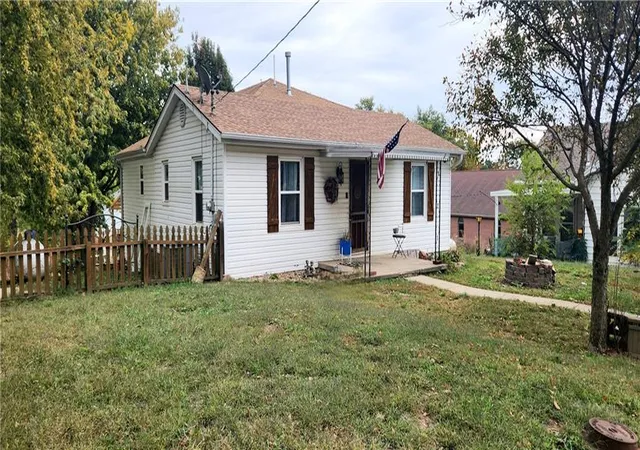 Photo 2 of Single family home for sale at 102 Taylor St, De Kalb, MO 64440 | MLS# 2649104 | Listing updated on 2026-10-28