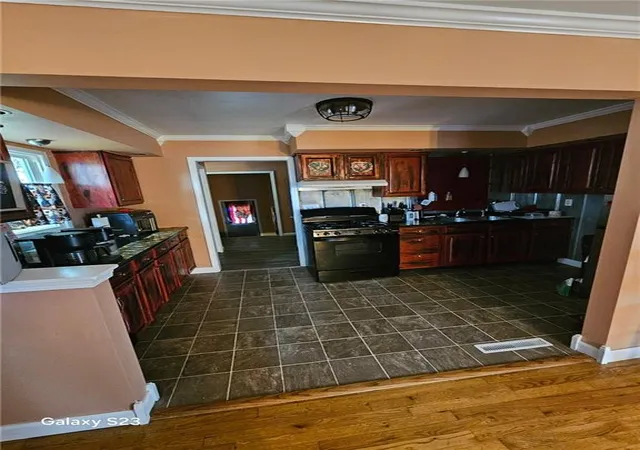 Photo 4 of Single family home for sale at 102 Taylor St, De Kalb, MO 64440 | MLS# 2649104 | Listing updated on 2026-10-28