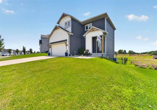 Photo 1 of Single family home for sale at 27301 E Cedar Grv Dr, Lees Summit, MO 64086 | MLS# 2649105 | Listing updated on 2026-10-30