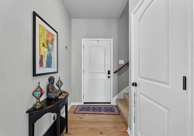 Photo 4 of Single family home for sale at 27301 E Cedar Grv Dr, Lees Summit, MO 64086 | MLS# 2649105 | Listing updated on 2026-10-30