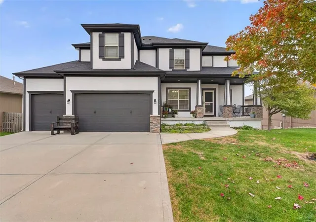 Photo 1 of Single family home for sale at 2333 Sw Deer Run Rd, Lees Summit, MO 64082 | MLS# 2649114 | Listing updated on 2026-10-30
