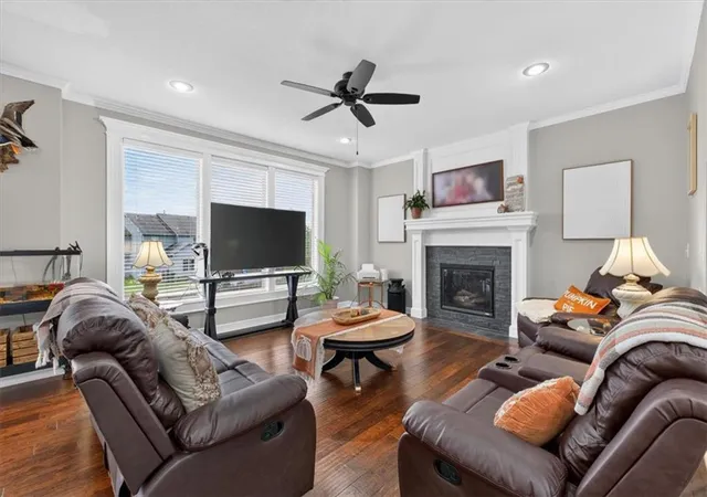 Photo 4 of Single family home for sale at 2333 SW Deer Run Rd, Lees Summit, MO 64082 | MLS# 2649114 | Listing updated on 2026-10-30