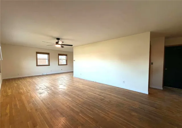 Photo 2 of Single family home for sale at 1605 Burnam Rd, Chillicothe, MO 64601 | MLS# 2649139 | Listing updated on 2026-10-28