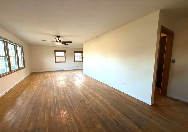 Photo 3 of Single family home for sale at 1605 Burnam Rd, Chillicothe, MO 64601 | MLS# 2649139 | Listing updated on 2026-10-28
