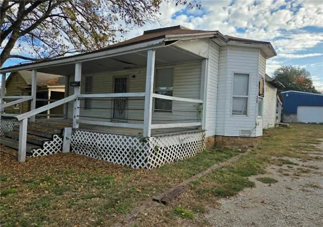 Photo 1 of Single family home for sale at 105 Broadway St, Fort Scott, KS 66701 | MLS# 2649143 | Listing updated on 2026-10-29