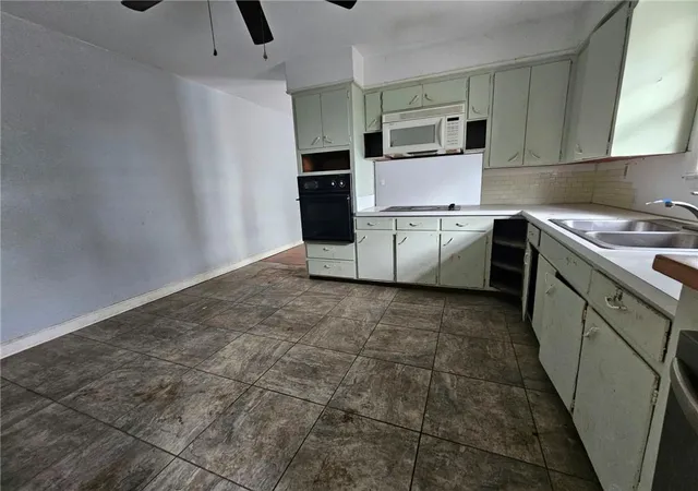 Photo 3 of Single family home for sale at 22868 Kristin Ln, Granby, MO 64844 | MLS# 2649144 | Listing updated on 2026-10-29