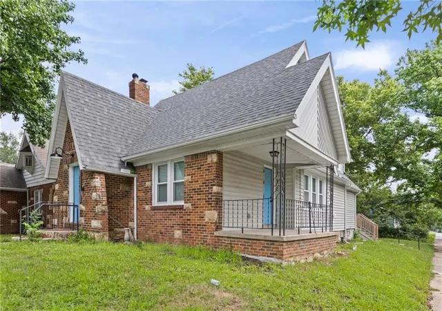 Photo 3 of Single family home for sale at 5247 Olive St, Kansas City, MO 64130 | MLS# 2649151 | Listing updated on 2026-10-28