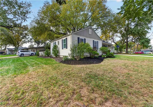 Photo 2 of Single family home for sale at 7604 Mohawk Dr, Prairie Village, KS 66208 | MLS# 2649154 | Listing updated on 2026-10-30
