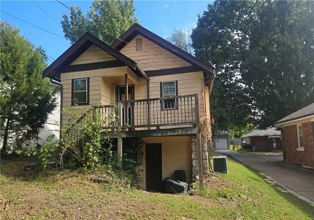 Photo 2 of Single family home for sale at 244 N 29th Street, Kansas City, KS 66102 | MLS# 2649158 | Listing updated on 2026-10-28