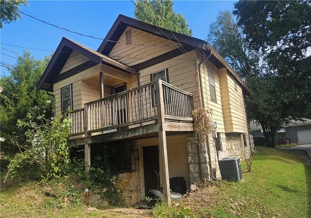 Photo 3 of Single family home for sale at 244 N 29th Street, Kansas City, KS 66102 | MLS# 2649158 | Listing updated on 2026-10-28