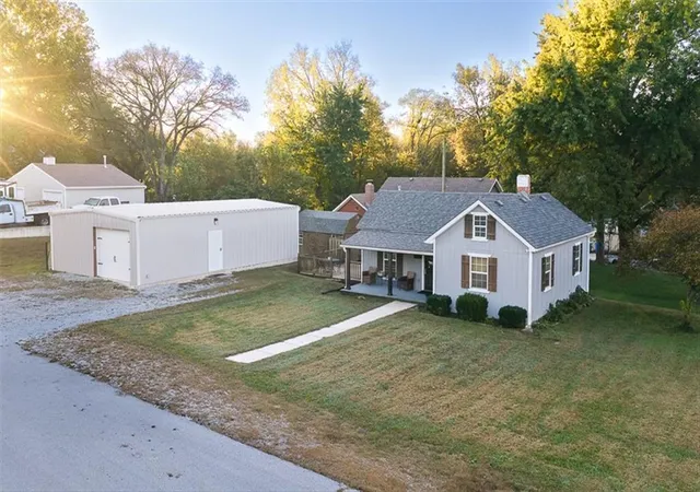 Photo 1 of Single family home for sale at 603 Shawnee St, Tonganoxie, KS 66086 | MLS# 2649171 | Listing updated on 2026-10-29
