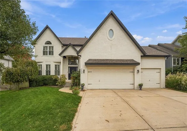 Single family home for sale at 2435 SW 11th Terrace, Lees Summit, MO 64081 | MLS# 2649172