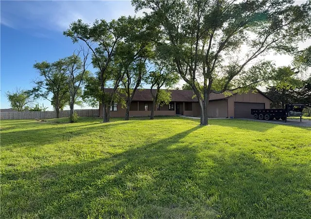 Photo 1 of Single family home for sale at 1011 N Arrowhead Dr, New Strawn, KS 66839 | MLS# 2649190 | Listing updated on 2026-10-29