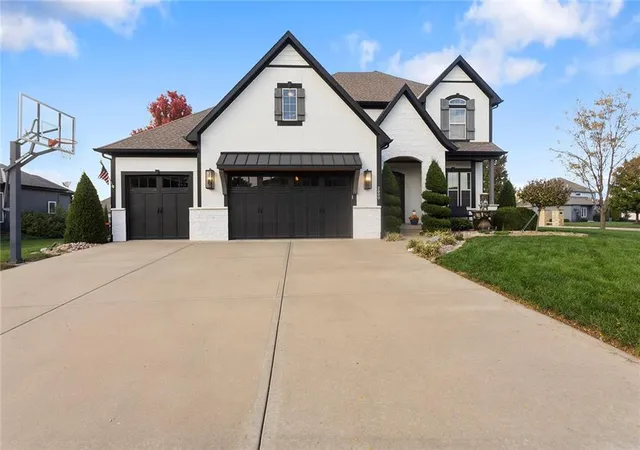 Single family home for sale at 2900 NW Thoreau Dr, Lees Summit, MO 64081 | MLS# 2649194