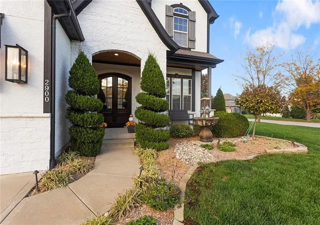Photo 2 of Single family home for sale at 2900 NW Thoreau Dr, Lees Summit, MO 64081 | MLS# 2649194 | Listing updated on 2026-10-28