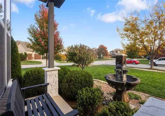 Photo 4 of Single family home for sale at 2900 NW Thoreau Dr, Lees Summit, MO 64081 | MLS# 2649194 | Listing updated on 2026-10-28