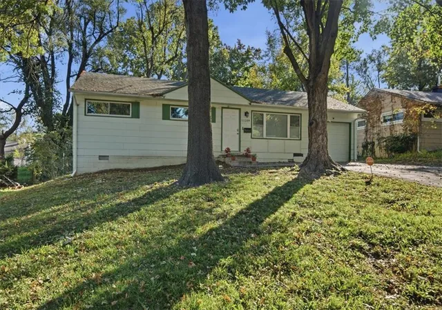 Photo 1 of Single family home for sale at 11209 Palmer Ave, Kansas City, MO 64134 | MLS# 2649197 | Listing updated on 2026-10-29