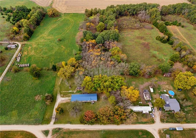 Photo 2 of Single family home for sale at 253 Ne Well St, Trenton, MO 64683 | MLS# 2649201 | Listing updated on 2026-10-28