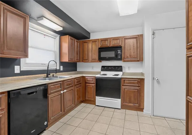 Photo 4 of Single family home for sale at 6501 N Mercier St, Kansas City, MO 64118 | MLS# 2649203 | Listing updated on 2026-10-30