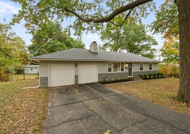 Photo 1 of Single family home for sale at 7207 Overton Ave, Raytown, MO 64133 | MLS# 2649206 | Listing updated on 2026-10-29