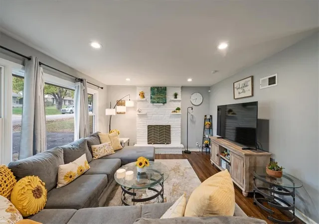 Photo 3 of Single family home for sale at 7207 Overton Ave, Raytown, MO 64133 | MLS# 2649206 | Listing updated on 2026-10-29