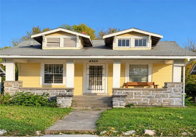 Single family home for sale at Bellefontaine Ave, Kansas City, MO 64130 | MLS# 2649212