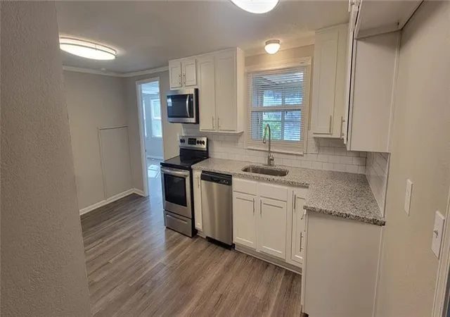Photo 2 of Single family home for sale at 711 W Jones St, Independence, MO 64050 | MLS# 2649215 | Listing updated on 2026-10-28