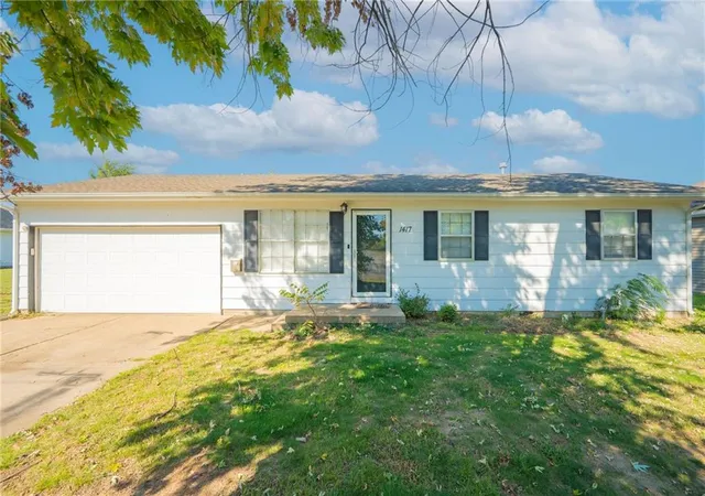 Photo 2 of Single family home for sale at 1417 Wimer Pl, Joplin, MO 64804 | MLS# 2649224 | Listing updated on 2026-10-28