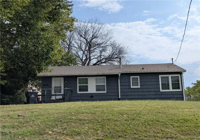 Single family home for sale at 508 W Market St, Warrensburg, MO 64093 | MLS# 2649229