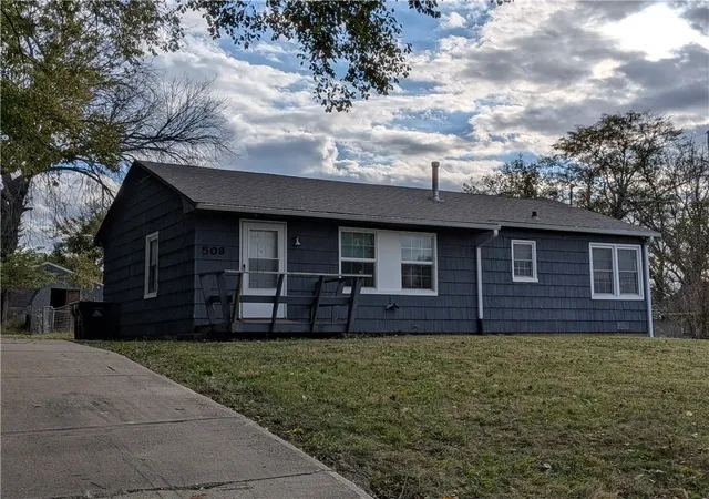 Photo 1 of Single family home for sale at 508 W Market St, Warrensburg, MO 64093 | MLS# 2649229 | Listing updated on 2026-10-28