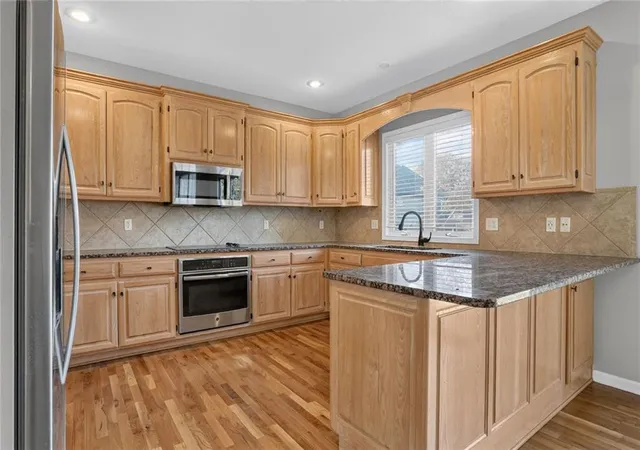 Photo 3 of Single family home for sale at 5712 NE Hidden Meadow Dr, Lees Summit, MO 64064 | MLS# 2649233 | Listing updated on 2026-10-29