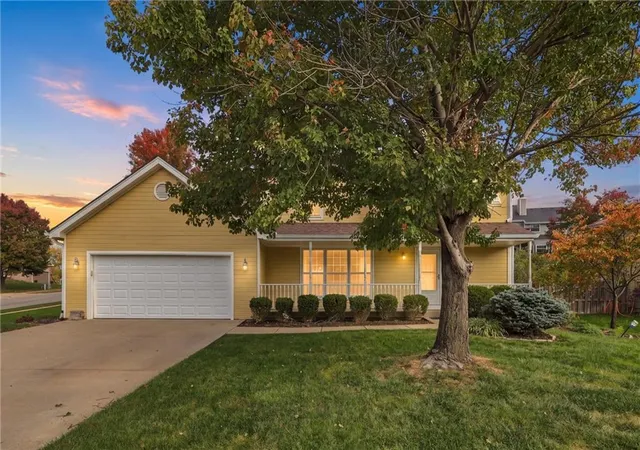 Single family home for sale at 5253 N Jefferson St, Kansas City, MO 64118 | MLS# 2649239