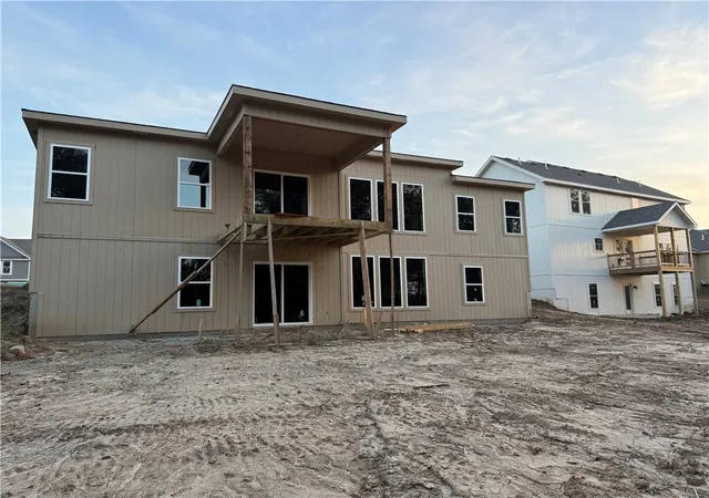 Photo 3 of Single family home for sale at 516 Skyview Ln, Liberty, MO 64068 | MLS# 2649253 | Listing updated on 2026-10-30