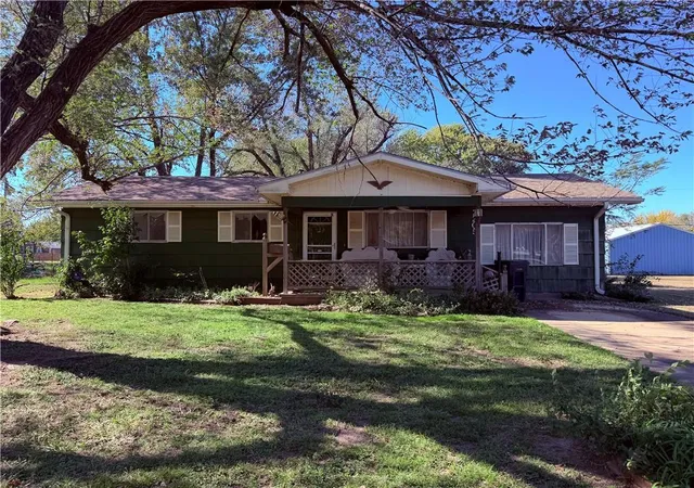 Photo 1 of Single family home for sale at 2205 Park Ave, Baxter Springs, KS 66713 | MLS# 2649261 | Listing updated on 2026-10-29